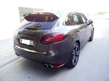 Zinj, Vehicles, Cars & Trucks , BHD 111,  Porsche Cayenne GTS,  2013,  Automatic,  93000 KM,  Full Option, Agency Maintained - URGENT SALE