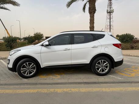 Riyadh, Vehicles, Cars & Trucks , SAR 45000,  Hyundai Santa Fe,  2015,  Automatic,  170000 KM,  SUV FOR SALE 7 Seater, MID OPTION, WELL MAINTAINED, SECOND OWNER.