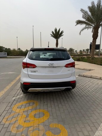 Riyadh, Vehicles, Cars & Trucks , SAR 45000,  Hyundai Santa Fe,  2015,  Automatic,  170000 KM,  SUV FOR SALE 7 Seater, MID OPTION, WELL MAINTAINED, SECOND OWNER.