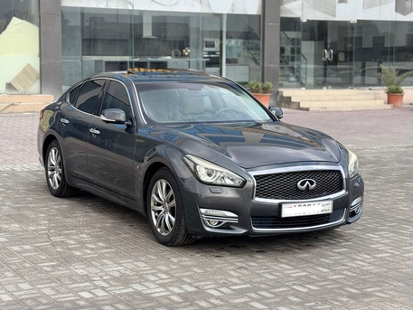 Manama, Vehicles, Cars & Trucks , BHD 3300,  Infiniti Q70,  2016,  Automatic,  122500 KM,   /  (Grey)