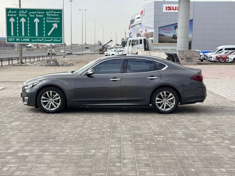 Manama, Vehicles, Cars & Trucks , BHD 3300,  Infiniti Q70,  2016,  Automatic,  122500 KM,   /  (Grey)