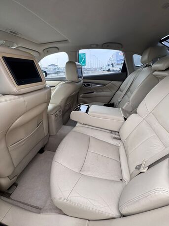 Manama, Vehicles, Cars & Trucks , BHD 3300,  Infiniti Q70,  2016,  Automatic,  122500 KM,   /  (Grey)