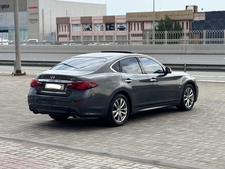 Manama, Vehicles, Cars & Trucks , BHD 3300,  Infiniti Q70,  2016,  Automatic,  122500 KM,   /  (Grey)