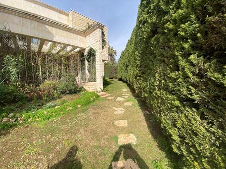 Amman, Apartments/Houses, JOD 28000/year,  4 BR,  500 Sq. Meter,  Full Floor Apartment For Rent In Um Uthainah