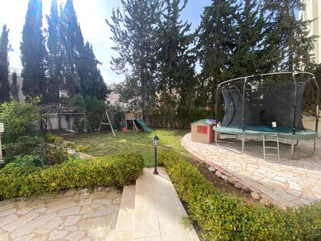 Amman, Apartments/Houses, JOD 28000/year,  4 BR,  500 Sq. Meter,  Full Floor Apartment For Rent In Um Uthainah