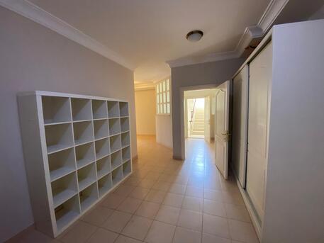 Amman, Apartments/Houses, JOD 28000/year,  4 BR,  500 Sq. Meter,  Full Floor Apartment For Rent In Um Uthainah