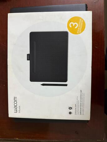 Riyadh, Electronics, SAR 1000,  Wacom Intuos M: Creative Pen Tablet