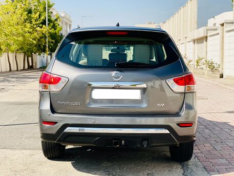 Tubli, Vehicles, Cars & Trucks , BHD 100,  NISSAN PATHFINDER-SV,  2015,  Automatic,  224000 KM,    MODEL FOR SALE