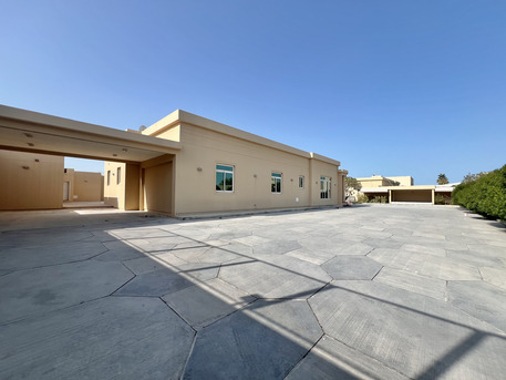 Saar, Commercial Villas, BHD 2000,  650 Sq. Meter,  Premium Commercial Villa For Rent In Saar
