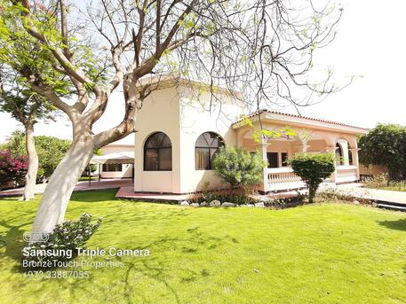 Saar, Apartments/Houses, BHD 900/month,  4 BR,  680 Sq. Meter,  LARGE VILLA WITH PRIVATE GARDEN EXCLUSIVE CALL