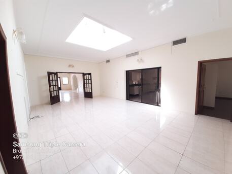 Saar, Apartments/Houses, BHD 900/month,  4 BR,  680 Sq. Meter,  LARGE VILLA WITH PRIVATE GARDEN EXCLUSIVE CALL