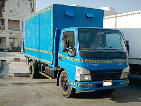 Manama, Vehicles, Cars & Trucks , BHD 2600,  Mitsubishi Truck,  2005,  Manual,  285000 KM,  Canter Call : 33662799