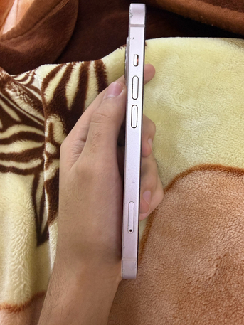 Hamad Town, Mobile Phones, BHD 90,  Iphone 13 For Sale 128gb