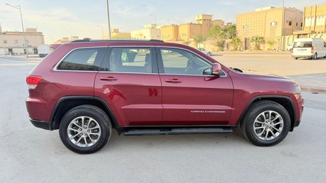 Riyadh, Vehicles, Cars & Trucks , Sar 45000,  Jeep Cherokee,  2014,  Automatic,  124000 KM,  Jeep Grand Cherokee 4wd  Model  Only