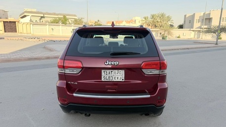 Riyadh, Vehicles, Cars & Trucks , Sar 45000,  Jeep Cherokee,  2014,  Automatic,  124000 KM,  Jeep Grand Cherokee 4wd  Model  Only