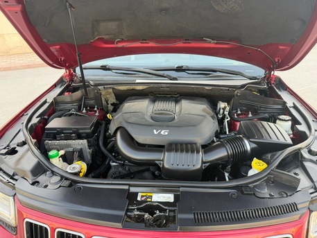 Riyadh, Vehicles, Cars & Trucks , Sar 45000,  Jeep Cherokee,  2014,  Automatic,  124000 KM,  Jeep Grand Cherokee 4wd  Model  Only