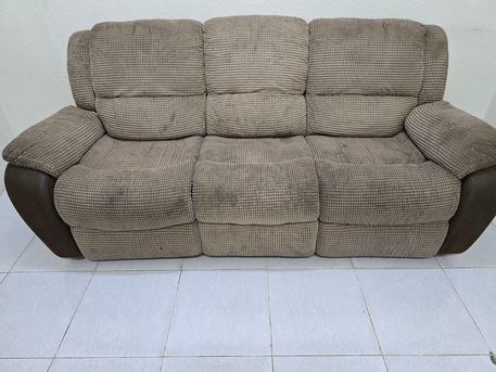 Al Malaz, Household Items, SAR 1,  4 Burner Cooking Range & Recliner Soaf 3 Seater