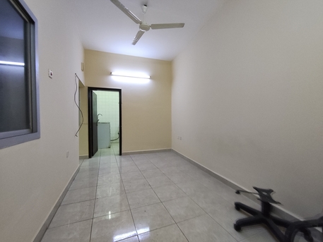 Manama, Apartments/Houses, BHD 170/year,  1 BR,  Manama:- Groundfloor 1Bhk Flat On Rent With Ewa,Close To Sacredheart Church..