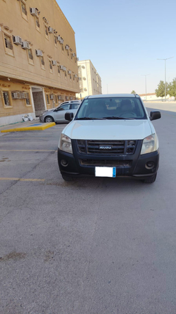 Riyadh, Vehicles, Cars & Trucks , SAR 30000,  Isuzu D-Max 2011,  2011,  Manual,  400000 KM,  For Sale