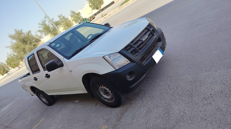 Riyadh, Vehicles, Cars & Trucks , SAR 30000,  Isuzu D-Max 2011,  2011,  Manual,  400000 KM,  For Sale