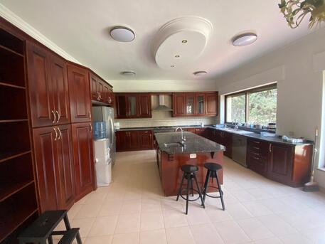 Amman, Apartments/Houses, JOD 28000/year,  4 BR,  500 Sq. Meter,  Full Floor Apartment For Rent In Um Uthainah