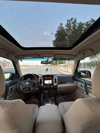 Riyadh, Vehicles, Cars & Trucks , SAR 92000,  Mitsubishi Pajero,  2022,  Automatic,  40091 KM,  Mitsubishi Pajaro   V6 Full Option 4 X 4 Without Accident 100 %