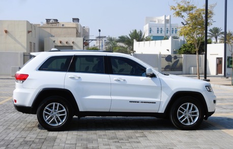 Tubli, Vehicles, Cars & Trucks , BHD 6000,  Jeep Grand Cherokee,  2018,  124000 KM,  GRAND CHEROCKEE LAREDO  Model Excellent Condition FOR SALE