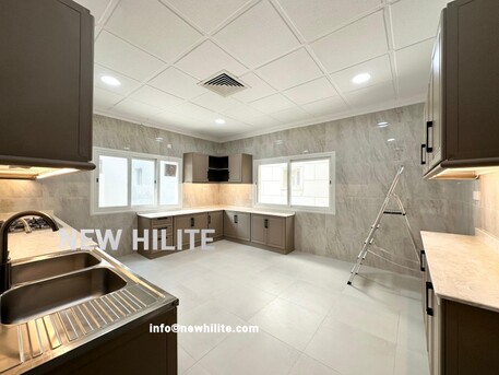 Kuwait City, Villas, KWD 730,  Spacious Four Bedroom Floor For Rent In Salwa