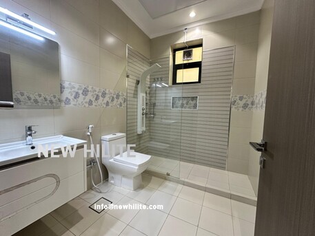 Kuwait City, Villas, KWD 850,  FIVE BEDROOM FLOOR FOR RENT IN AL FUNAITEES