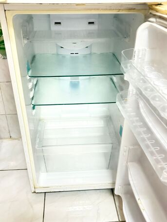 Al Khobar Al Shamalia, Appliances, SAR 650,  SAMSUNG 7.7 CUB FT FRIDGE IN VERY GOOD CONDITION