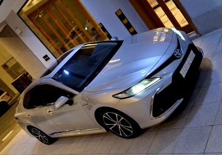 Jeddah, Vehicles, Cars & Trucks , SAR 62000,  TOYOTA CAMRY GLE HYBRID,  2019,  Automatic,  218000 KM,  TOYOTA CAMRY  GLE HYBRID WITH SUNROOF