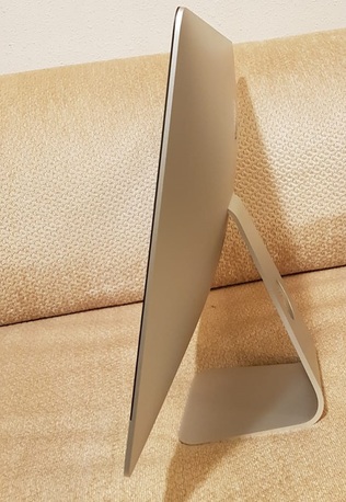 Riyadh, Computers, SAR 5999,  Apple IMac 27-inch 5K Screen - Intel Core I7 Processor- Ram 16GB- SSD 2TB-Graphics 8GB VGA