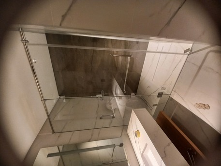 Jeddah, Construction, فني زجاج سكريت جدة تركيب باب شاور حمّام زجا