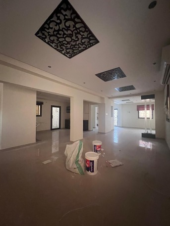 Riffa, Villas, BHD 550,  Furnished,  327 Sq. Meter,  Villa For Rent In Al Buhair Prime Corner Location   Located On Two Corners In A Distin