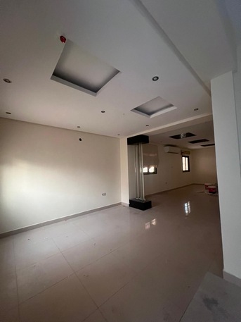 Riffa, Villas, BHD 550,  Furnished,  327 Sq. Meter,  Villa For Rent In Al Buhair Prime Corner Location   Located On Two Corners In A Distin