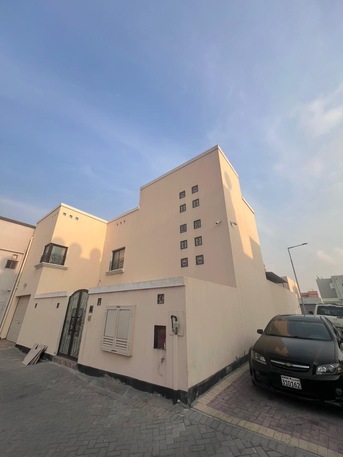 Riffa, Villas, BHD 550,  Furnished,  327 Sq. Meter,  Villa For Rent In Al Buhair Prime Corner Location   Located On Two Corners In A Distin