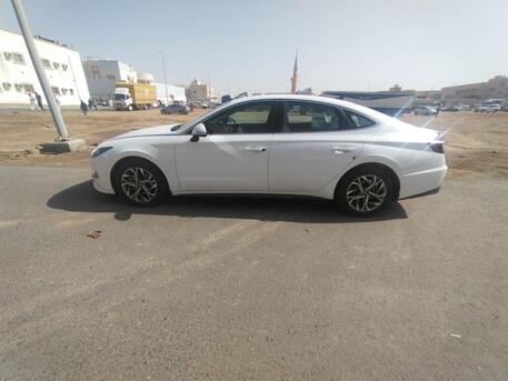 Jeddah, Vehicles, Cars & Trucks , SAR 52000,  Hyundai Sonata,  2021,  Automatic,  111000 KM,   Gls Smart