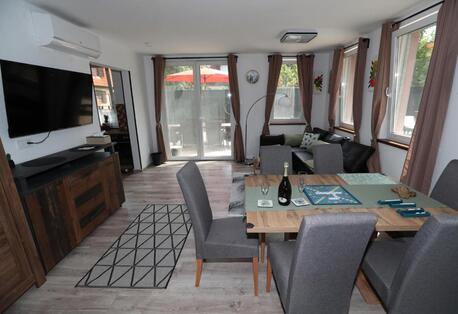 Budapest, Holiday/Vacation Rentals, HUF 10000/day,  6 BR,  1000 Sq. Meter,  N&eacute;gy Vir&aacute;g