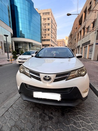 Manama, Vehicles, Cars & Trucks , BHD 4300,  Toyota,  2014,  Automatic,  290000 KM,  * Rav4 For Sale 2nd Owner Model  Neat And Clean Vehicle Passing Till April 2026