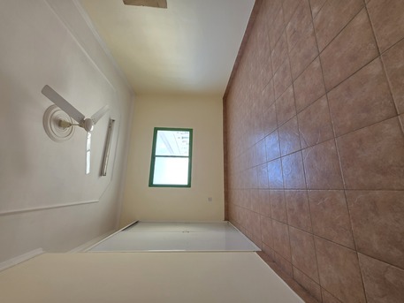 Mahooz, Apartments/Houses, BHD 200/month,  1 BR,  -Very Bright And Neet UN Furnished 1 BHK Flat With Ewa @200/BD Mahooz