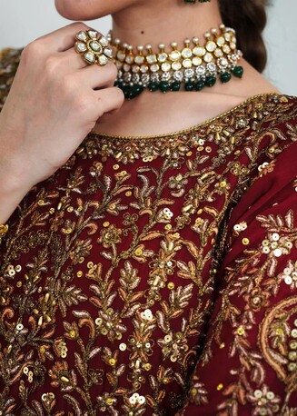 Buraidah, Clothing & Accessories, SAR 1000,  New Pakistani Designer Bridal/party 4-piece Dress For Sale