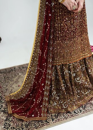 Buraidah, Clothing & Accessories, SAR 1000,  New Pakistani Designer Bridal/party 4-piece Dress For Sale