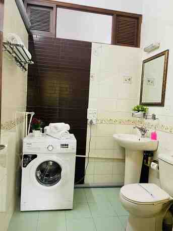 Mumbai, Apts/Flats Wanted, INR 5242/day,  Furnished,  Studio,  450 Sq. Feet,  Studio Defence Colony Mkt - Kitchen, Balcony