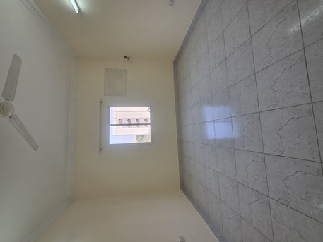 Adliya, Apartments/Houses, BHD 200/month,  2 BR,  @1BATHROOM Hall Kitchen Without Electricity Car Parking