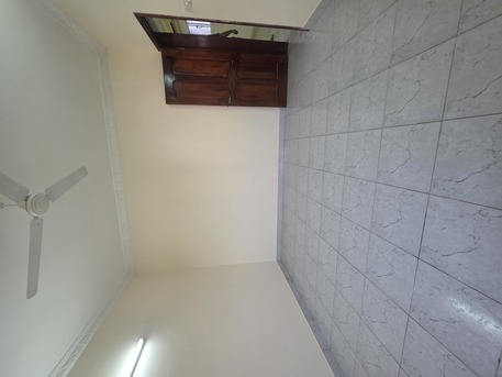 Adliya, Apartments/Houses, BHD 200/month,  2 BR,  @1BATHROOM Hall Kitchen Without Electricity Car Parking
