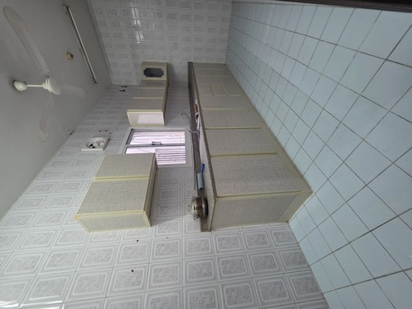 Adliya, Apartments/Houses, BHD 200/month,  2 BR,  @1BATHROOM Hall Kitchen Without Electricity Car Parking