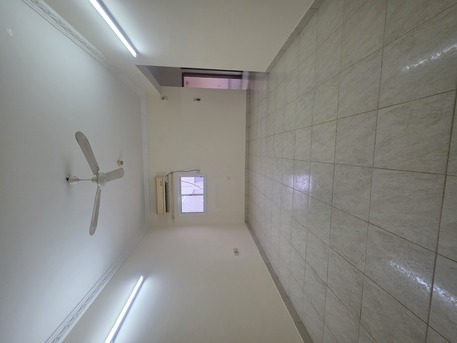 Adliya, Apartments/Houses, BHD 200/month,  2 BR,  @1BATHROOM Hall Kitchen Without Electricity Car Parking