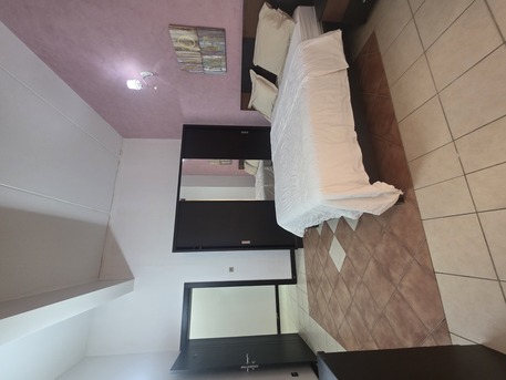 Adliya, Apartments/Houses, BHD 450/month,  3 BR,  &3BATHROOM Hall Kitchen With Electricity Car Parking Fully Furnished