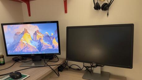 Al Malaz, Household Items, SAR 839,  Dell Flat Monitor 25", Kids Swing,3-Door Shoe Rack, Kitchen Table, Couch(Homebox)