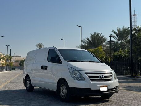 Riffa, Vehicles, Cars & Trucks , BHD 3500,  Hyundai H1,  2018,  Manual,  201500 KM,   AGENCY SERVICE ZERO ACCIDENT